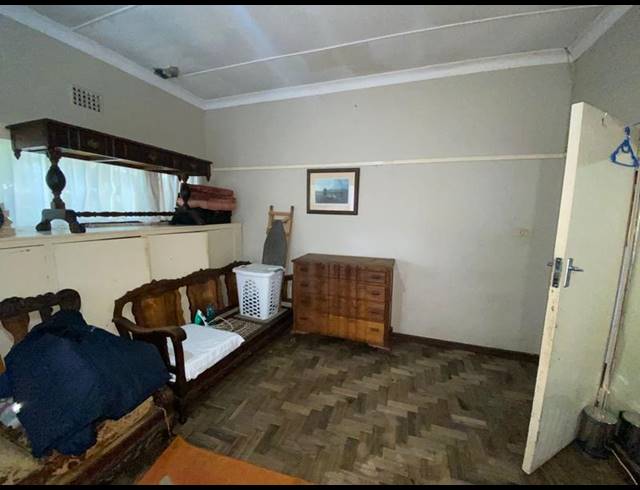 11 BEDROOM HOUSE FOR SALE IN CLAYVILLE EAST